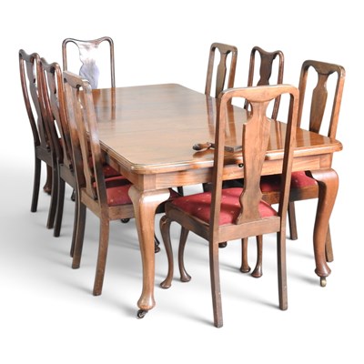 Lot 535 - An early 20th century wind out extending...