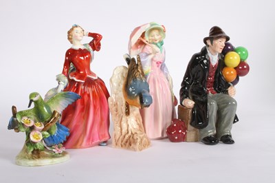 Lot 314 - A collection of ceramics, to include a Royal...