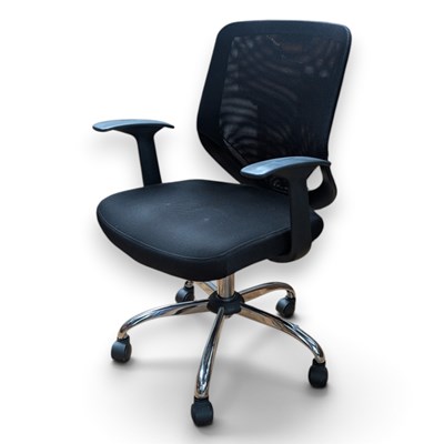 Lot 750 - A swivel office desk chair