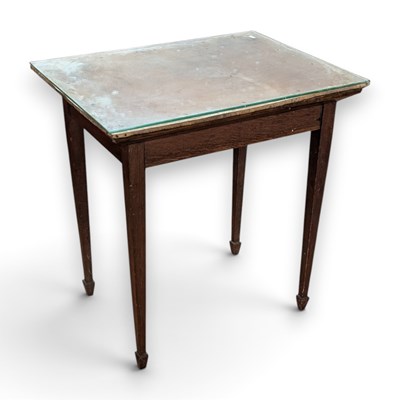 Lot 762 - An early 20th century oak side table, the top...
