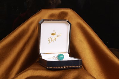 Lot 33 - An enamel egg pendant, on a 9 carat yellow...