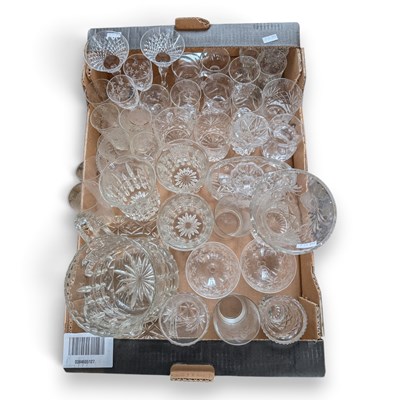 Lot 926 - A large collection of glassware