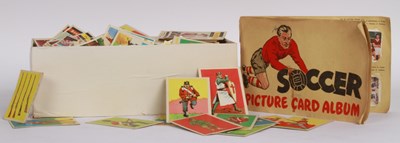 Lot 886 - A collection of vintage collector's picture...