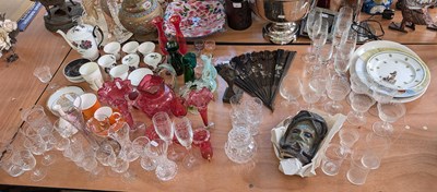 Lot 942 - A collection of items, to include an Art...