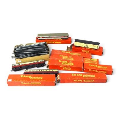 Lot 150 - A collection of Triang OO gauge model railway...