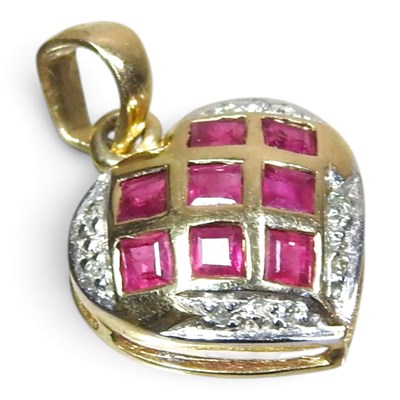 Lot 159 - A 9 carat gold, lattice ruby and diamond set...