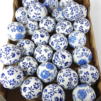 Lot 436 - A collection of thirty blue and white pottery...