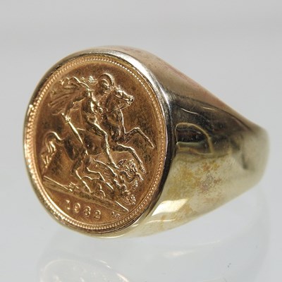Lot 1 - A 9 carat gold gentleman's ring