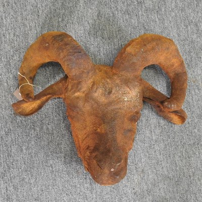 Lot 75 - A model of a ram's head