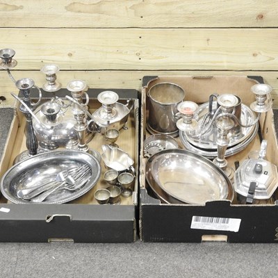 Lot 170 - A collection of silver plated items