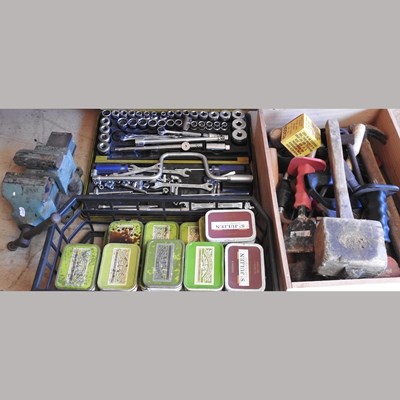 Lot 372 - A collection of vintage hand tools