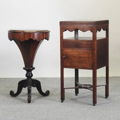 Lot 516 - A George III mahogany night stand