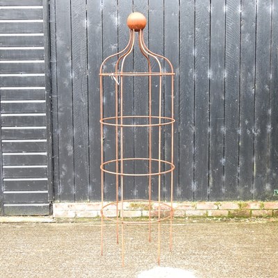Lot 330 - A large iron garden obelisk