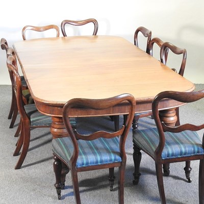 Lot 571 - A Victorian mahogany extending dining table
