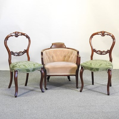 Lot 578 - An Edwardian button back tub chair