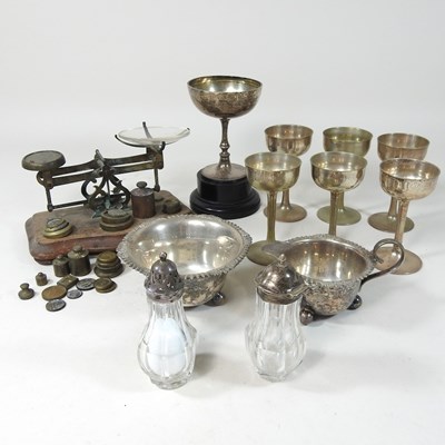 Lot 85 - A set of antique postal scales and weights