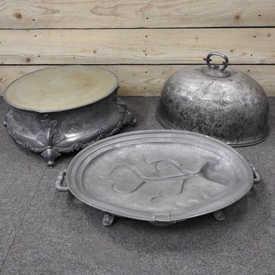 Lot 236 - A 19th century plated cake stand