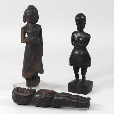 Lot 168 - A small carved tribal figure