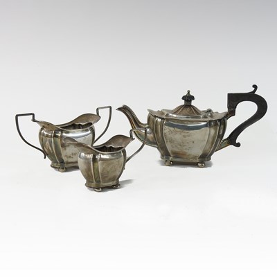 Lot 62 - An Edwardian silver three piece teaset