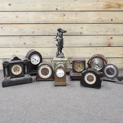 Lot 266 - An early 20th century brass cased mantel clock