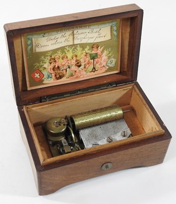 Lot 262 - A 19th century miniature musical box
