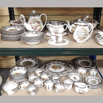 Lot 200 - A Royal Worcester tea and dinner service