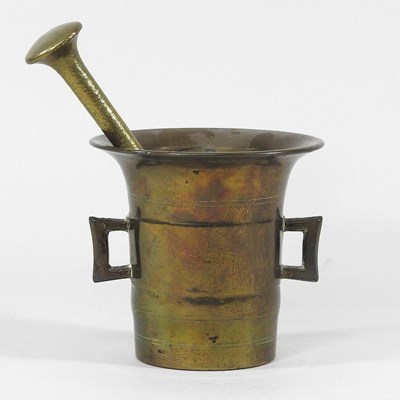 Lot 164 - A bronze pestle and mortar