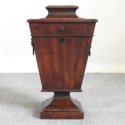 Lot 645 - A 19th century mahogany cellarette