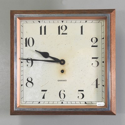 Lot 279 - An Art Deco style wall clock