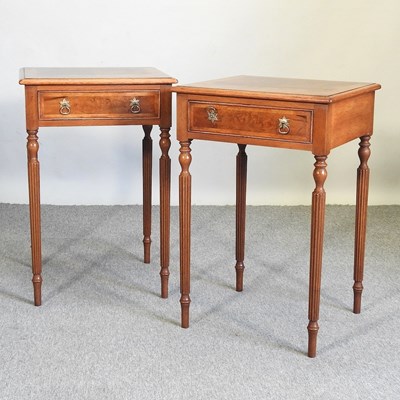Lot 538 - A pair of walnut side tables