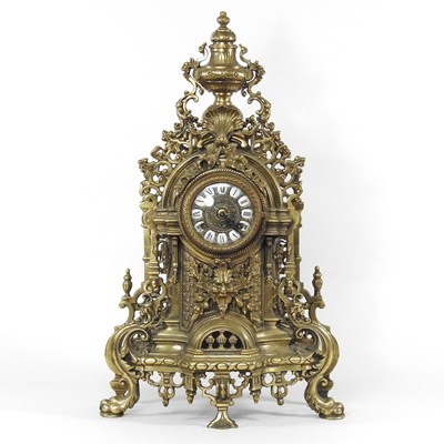 Lot 666 - A mantel clock