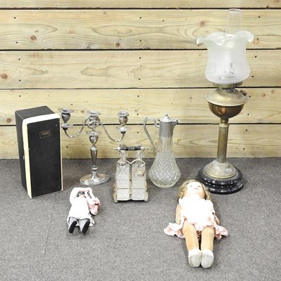 Lot 243 - A collection of metalwares
