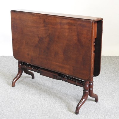Lot 603 - A sutherland table