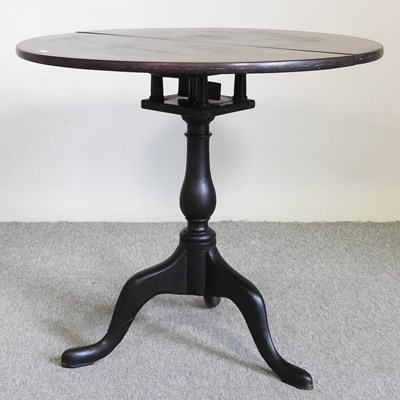 Lot 687 - A 19th century occasional table
