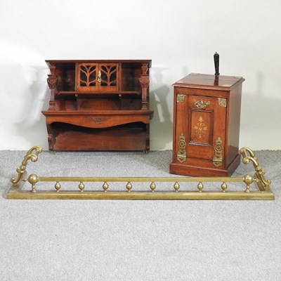 Lot 551 - An Edwardian coal purdonium