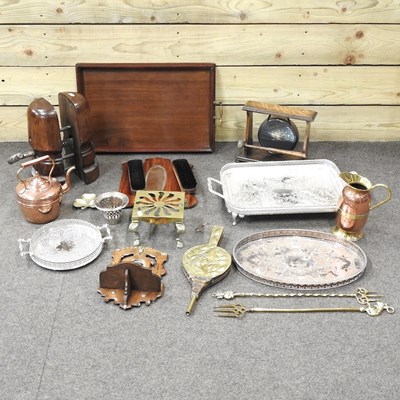 Lot 174 - A collection of metalwares