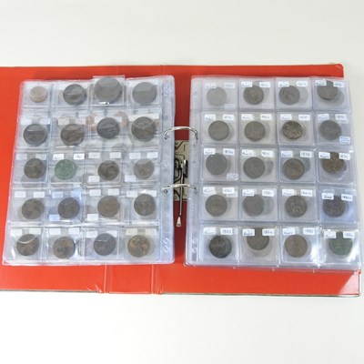 Lot 90 - A collection of coins