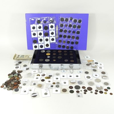 Lot 102 - A collection of coins