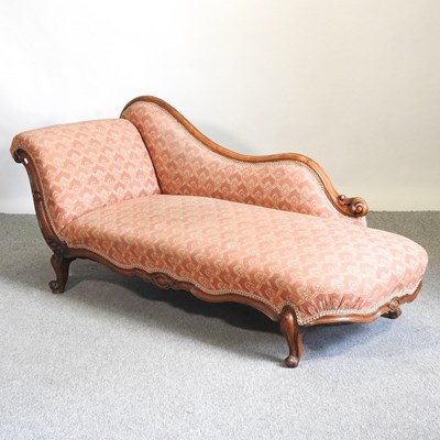 Lot 625 - A Victorian chaise longue