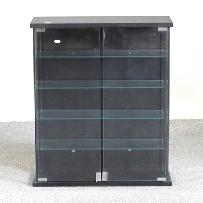 Lot 468 - A display cabinet