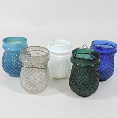 Lot 195 - A collection of tea lights