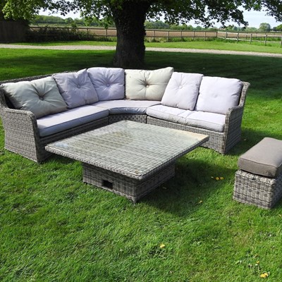 Lot 309 - A rattan garden set
