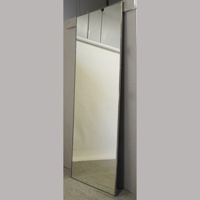 Lot 471 - A large mirror