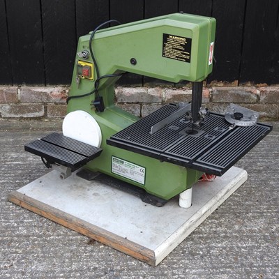 Lot 319 - A bandsaw