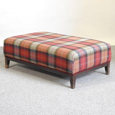 Lot 494 - A footstool