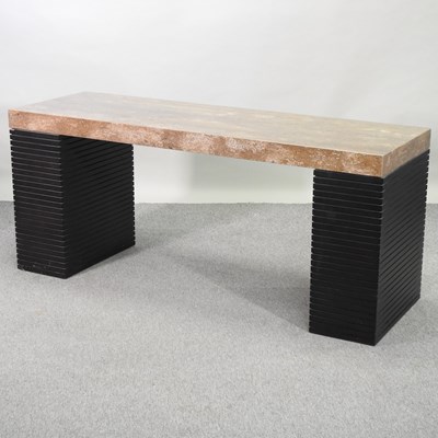 Lot 724 - A Fishpools marble side table