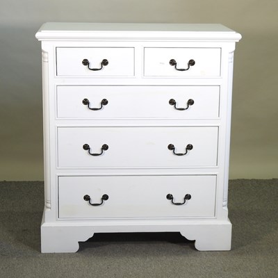 Lot 402 - A chest of drawers