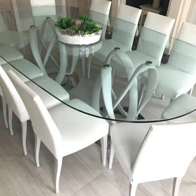 Lot 730 - A Porada Infiinity dining suite