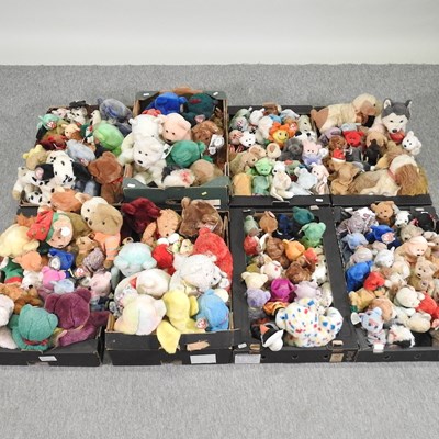 Lot 286 - A large collection of Beanie Baby toys