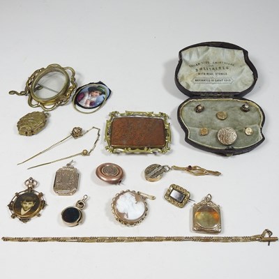 Lot 1 - A collection of jewellery